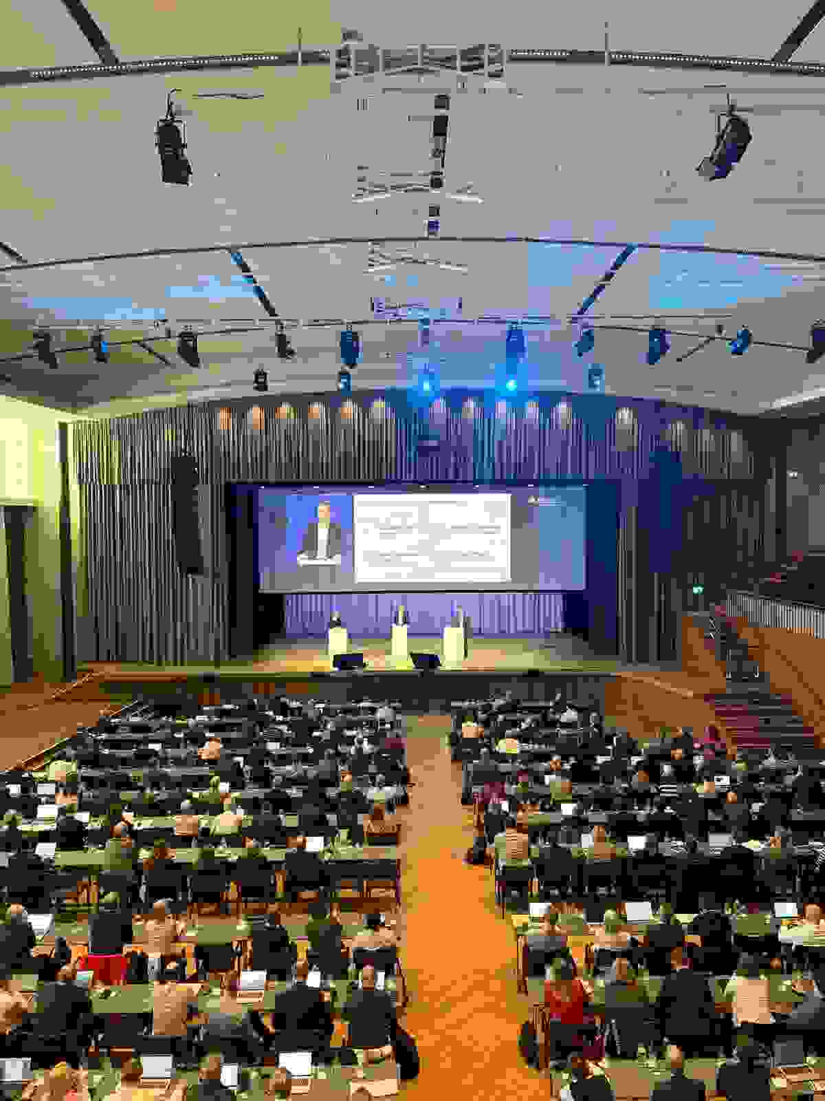 Referat von Steven Forster - ein  Blick auf die aufmerksamen Zuhörer